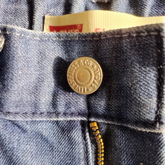 Levi's Strauss & Co. 514 Straight Leg Jeans | 12 Reg (W26xL26) | Medium Wash - Picture 2 of 11